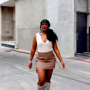 Kaylani Wide waistband mini skirt w/pockets